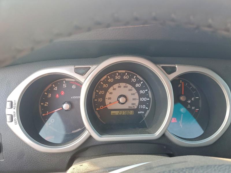 Photo 9 from auction – 2004 TOYOTA 4RUNNER SR with VIN JTEBU14R540027899