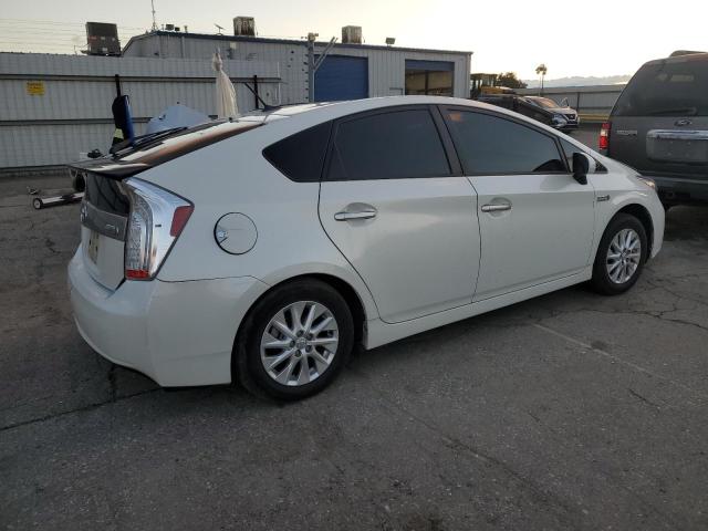 Photo 3 from auction – 2015 TOYOTA PRIUS PLUG with VIN JTDKN3DP3F3072045