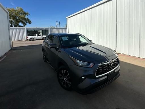 TOYOTA HIGHLANDER 2020 with VIN 5TDGZRAH2LS506864 - Photo from auction