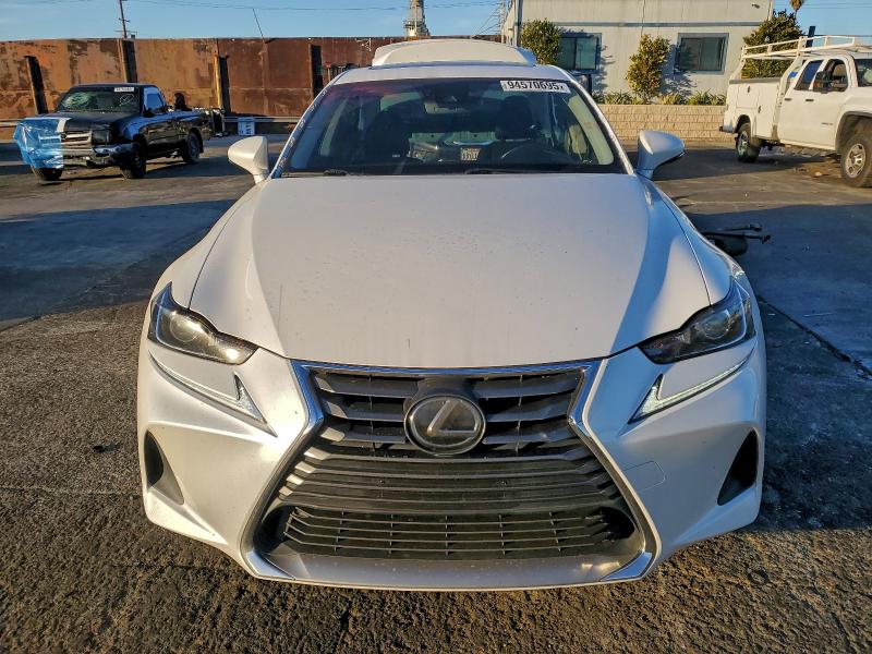 Photo 5 from auction – 2018 LEXUS IS 300 with VIN JTHBA1D21J5077826