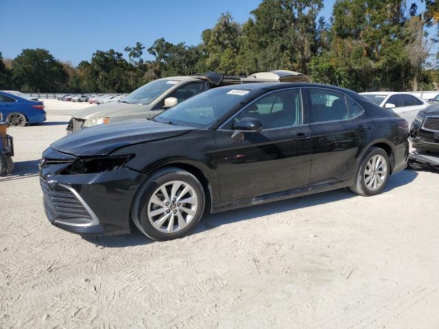 Photo 1 from auction – 2022 TOYOTA CAMRY LE with VIN 4T1C11AK2NU036915