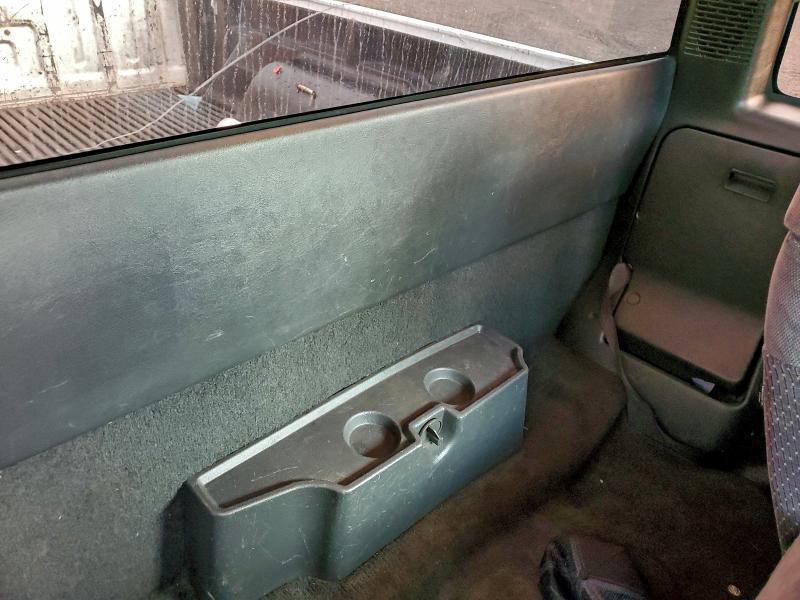 Photo 10 from auction – 1996 GMC SONOMA with VIN 1GTCS1943T8509640
