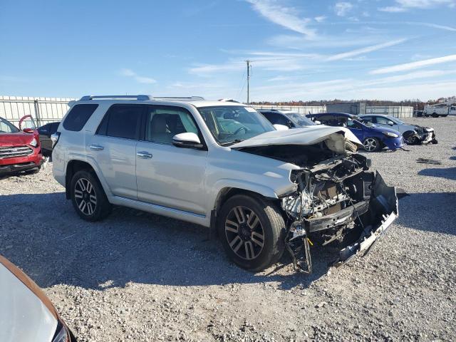 Photo 4 from auction – 2016 TOYOTA 4RUNNER SR with VIN JTEBU5JR9G5384487