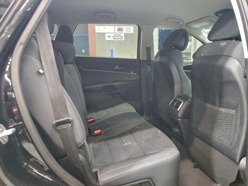 Photo 11 from auction – 2016 KIA SORENTO with VIN 5XYPG4A3XGG124632