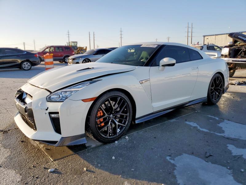 2017 NISSAN GT-R PREMI