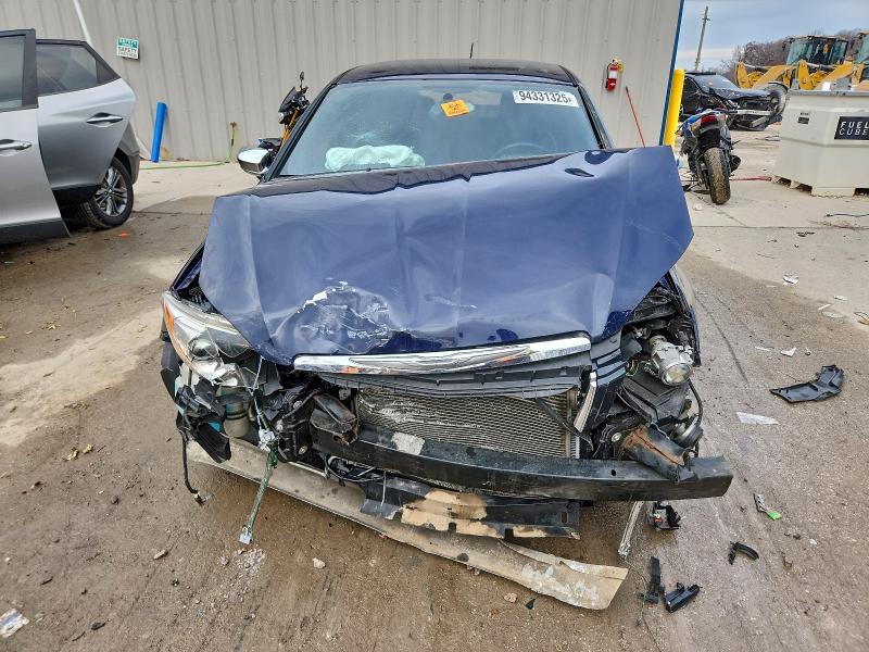 Photo 5 from auction – 2013 CHRYSLER 200 LIMITE with VIN 1C3CCBCG1DN629630