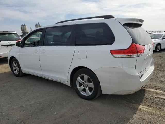 Photo 2 from auction – 2014 TOYOTA SIENNA LE with VIN 5TDKK3DC4ES431289