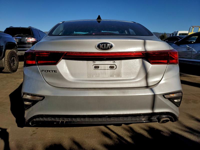 Photo 6 from auction – 2019 KIA FORTE FE with VIN 3KPF24AD7KE115881