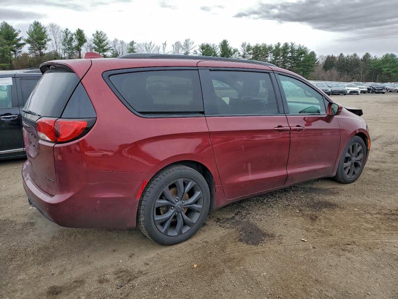 Photo 3 from auction – 2019 CHRYSLER PACIFICA L with VIN 2C4RC1GG8KR500228