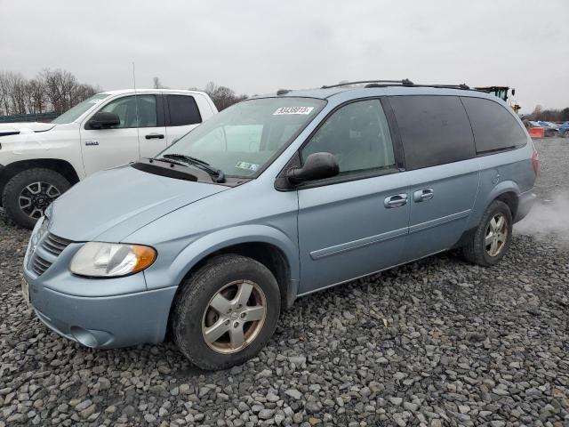 DODGE GRAND CARA 2005 with VIN 2D4GP44L55R599676 - Photo from auction