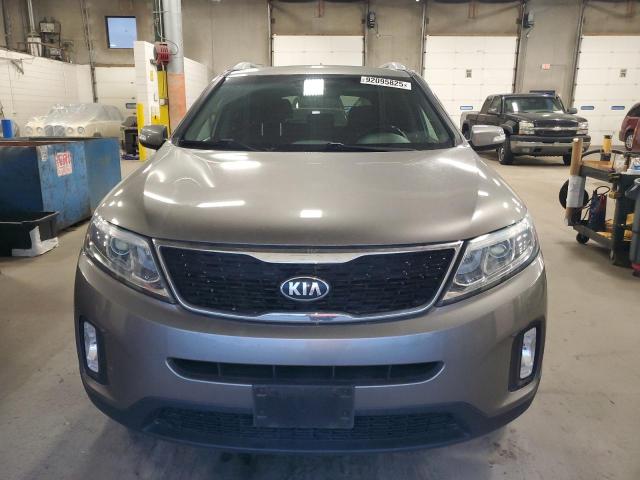 Photo 5 from auction – 2015 KIA SORENTO LX with VIN 5XYKTDA75FG563955