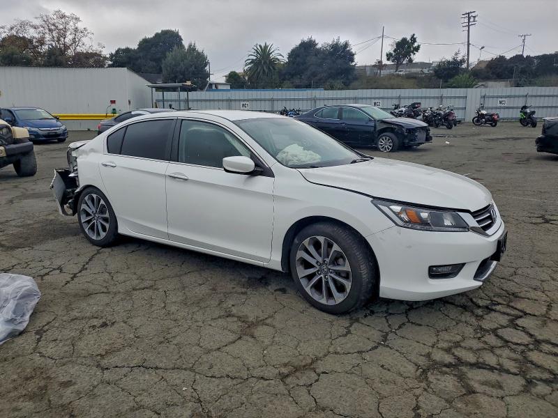 Photo 4 from auction – 2015 HONDA ACCORD SPO with VIN 1HGCR2F50FA253261