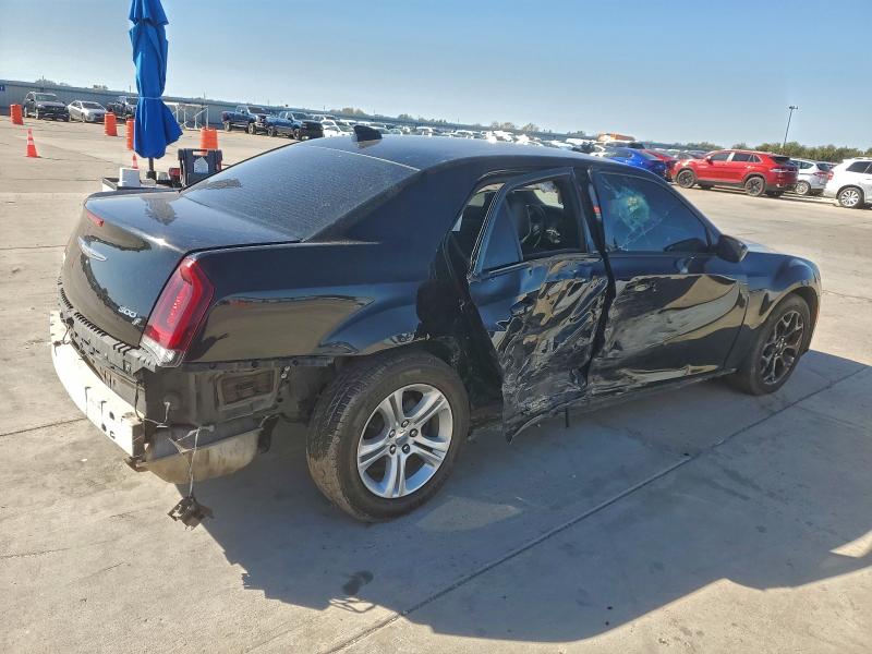 Photo 3 from auction – 2020 CHRYSLER 300 S with VIN 2C3CCAGG5LH150980