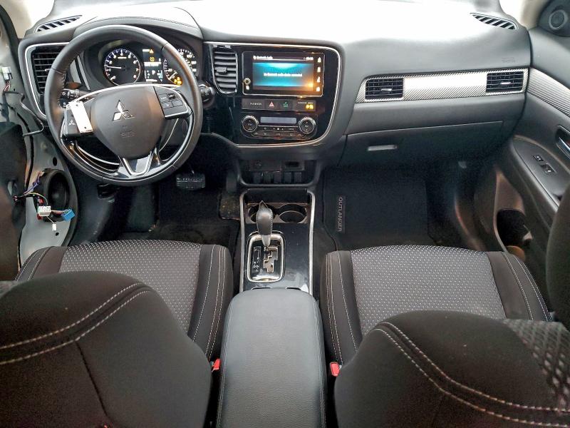 Photo 8 from auction – 2018 MITSUBISHI OUTLANDER with VIN JA4AZ3A32JZ063967