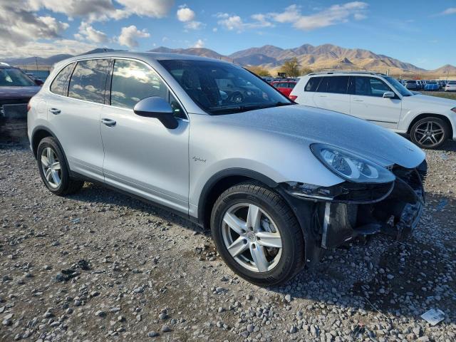 Photo 4 from auction – 2012 PORSCHE CAYENNE S with VIN WP1AE2A27CLA90458