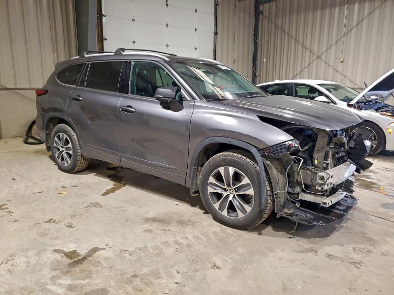 Photo 4 from auction – 2022 TOYOTA HIGHLANDER with VIN 5TDGZRBH3NS220815