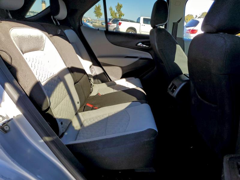 Photo 10 from auction – 2018 CHEVROLET EQUINOX LS with VIN 2GNAXHEV5J6175573
