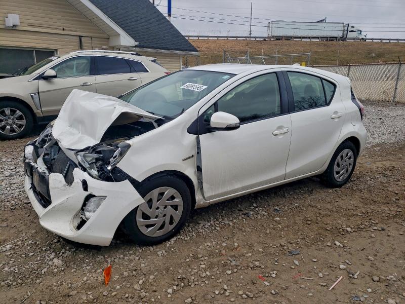 TOYOTA PRIUS C 2016 with VIN JTDKDTB35G1132956 - Photo from auction