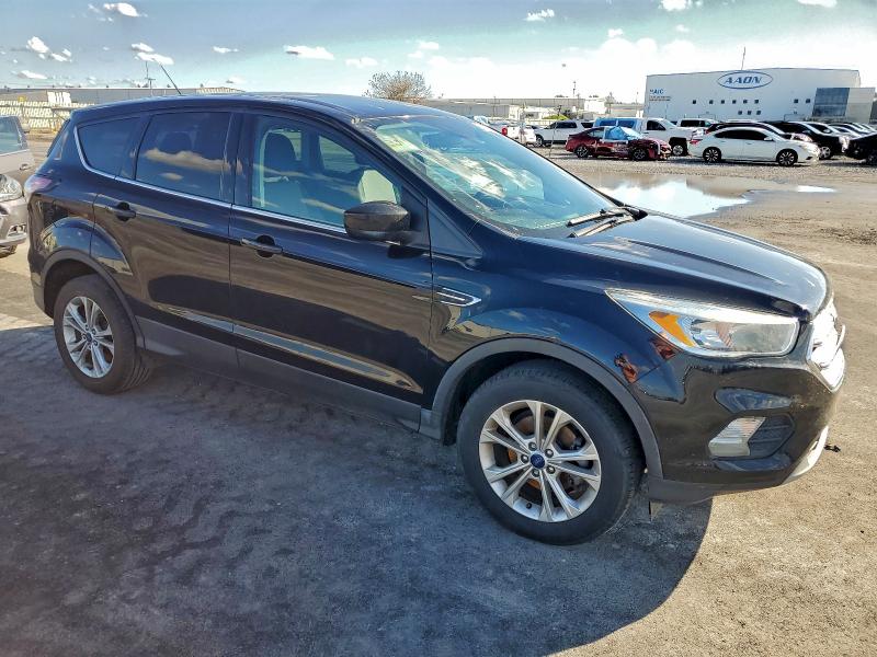 Photo 4 from auction – 2017 FORD ESCAPE SE with VIN 1FMCU0GD5HUE46154