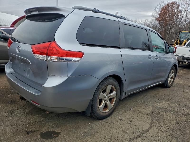 Photo 3 from auction – 2011 TOYOTA SIENNA LE with VIN 5TDKK3DC2BS075582