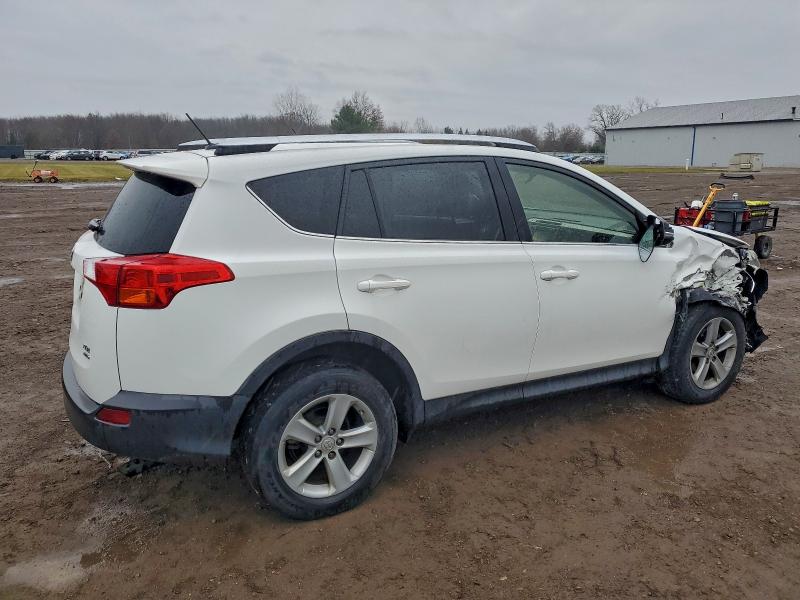 Photo 3 from auction – 2014 TOYOTA RAV4 XLE with VIN JTMRFREV8EJ011215