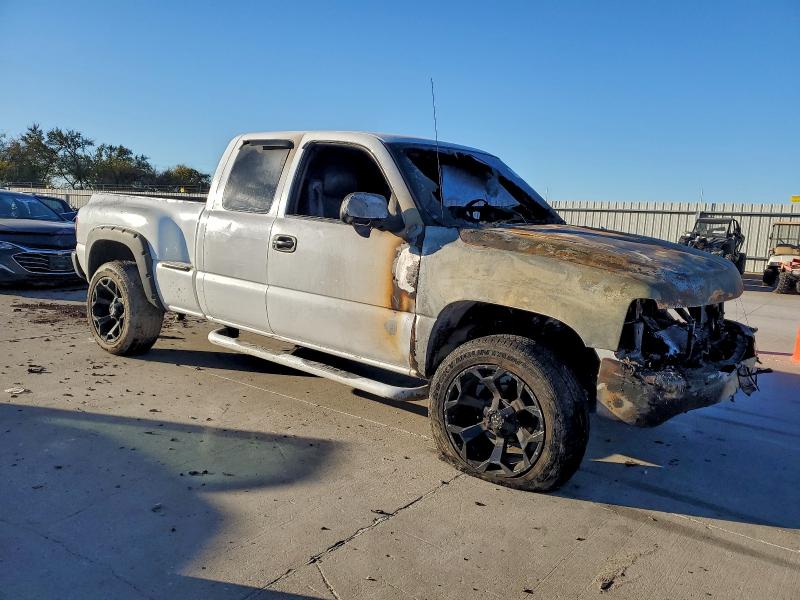 Photo 4 from auction – 2000 CHEVROLET SILVERADO with VIN 2GCEC19T5Y1382638
