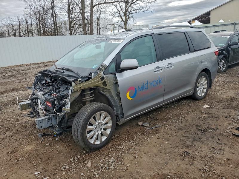 Photo 1 from auction – 2016 TOYOTA SIENNA LE with VIN 5TDJK3DC2GS145231