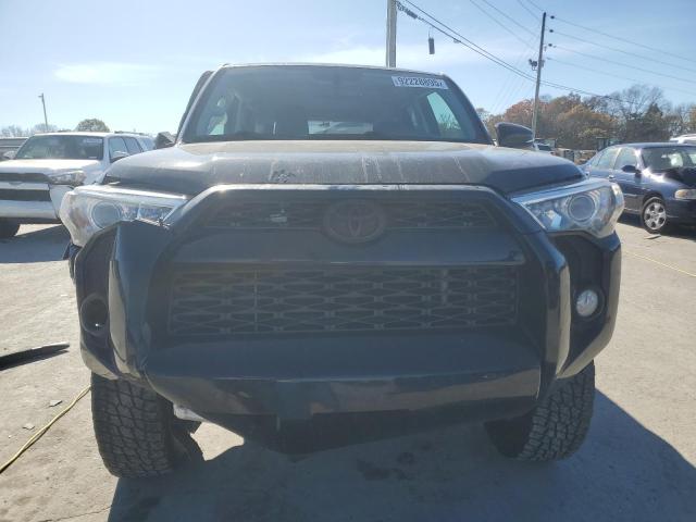 Photo 5 from auction – 2019 TOYOTA 4RUNNER SR with VIN JTEBU5JRXK5660085