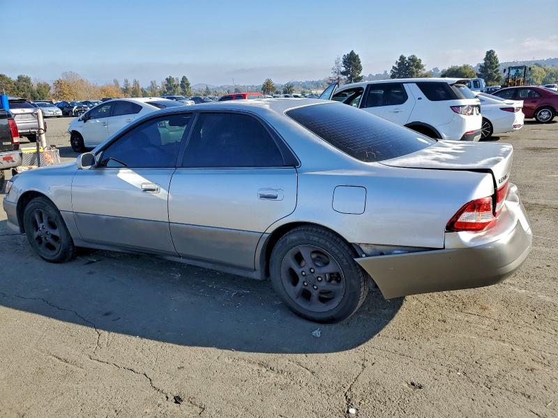 Photo 2 from auction – 2001 LEXUS ES 300 with VIN JT8BF28G510335579