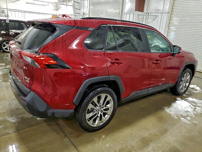 Photo 3 from auction – 2021 TOYOTA RAV4 XLE P with VIN 2T3A1RFV3MW213969