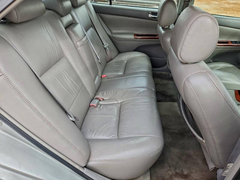 Photo 10 from auction – 2005 TOYOTA CAMRY LE with VIN 4T1BE32K15U570367