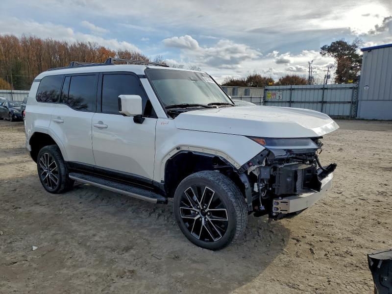 Photo 4 from auction – 2025 LEXUS GX 550 PRE with VIN JTJTBCDX4S5049429