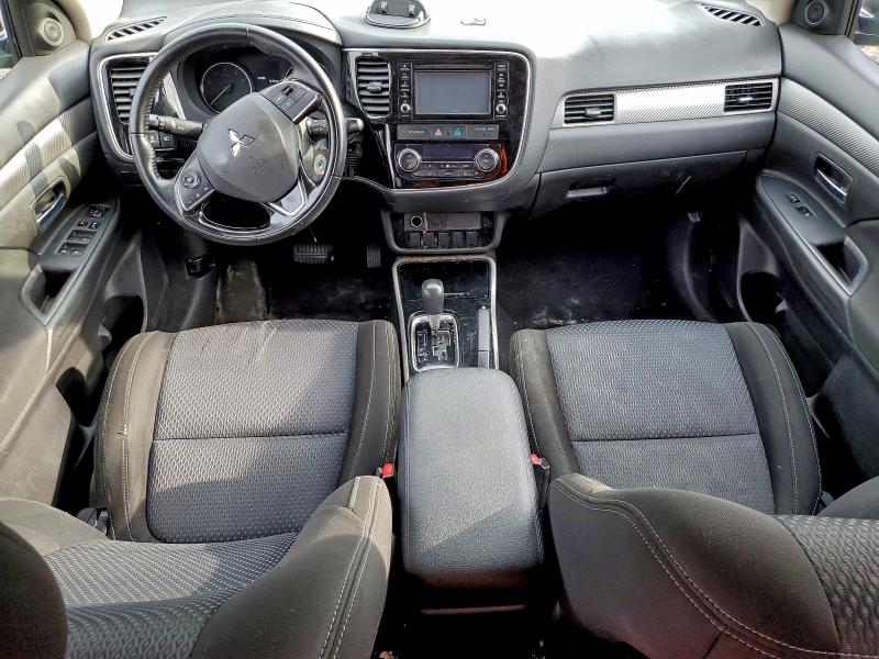 Photo 8 from auction – 2017 MITSUBISHI OUTLANDER with VIN JA4AZ2A34HZ014967
