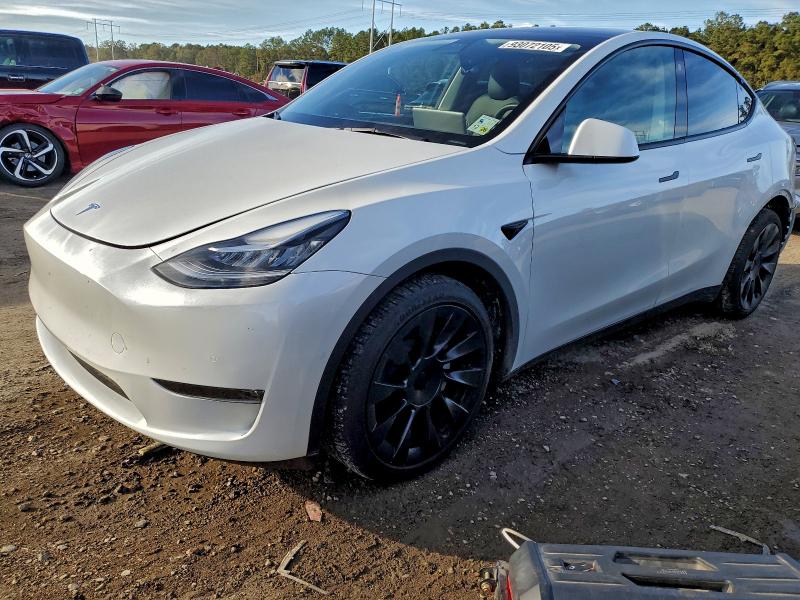 TESLA MODEL Y 2022 with VIN 7SAYGDEE2NF425919 - Photo from auction
