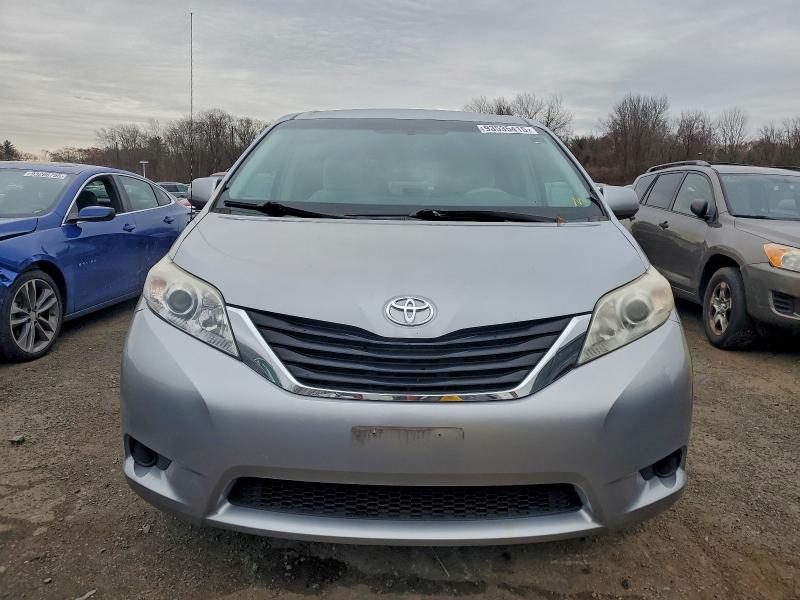 Photo 5 from auction – 2011 TOYOTA SIENNA LE with VIN 5TDKK3DC2BS075582