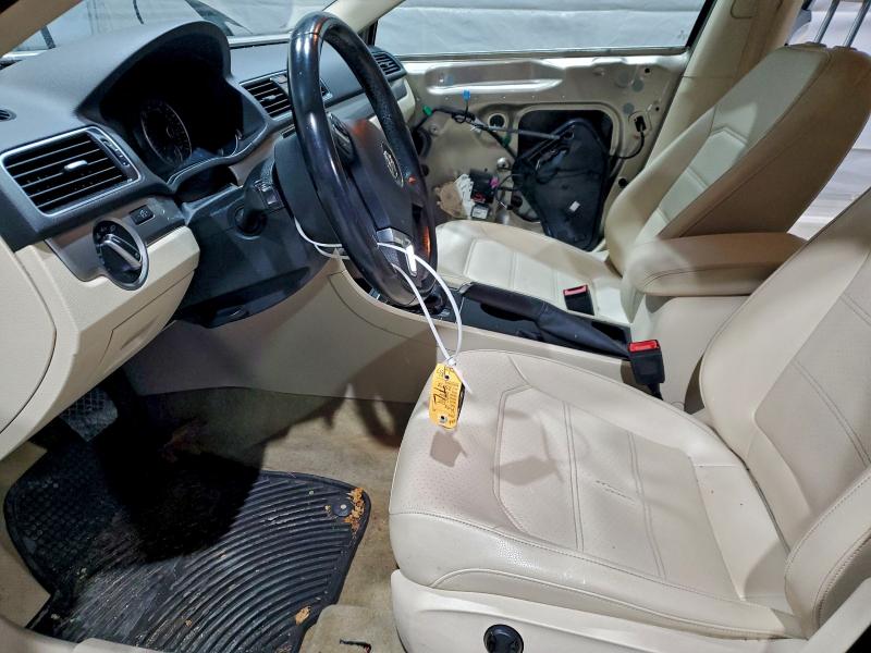 Photo 7 from auction – 2015 VOLKSWAGEN PASSAT S with VIN 1VWAT7A3XFC104674