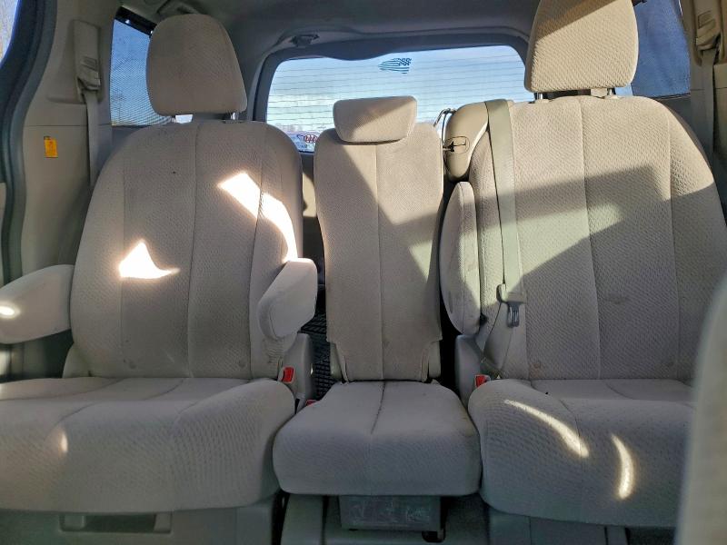 Photo 10 from auction – 2012 TOYOTA SIENNA LE with VIN 5TDKK3DCXCS196426