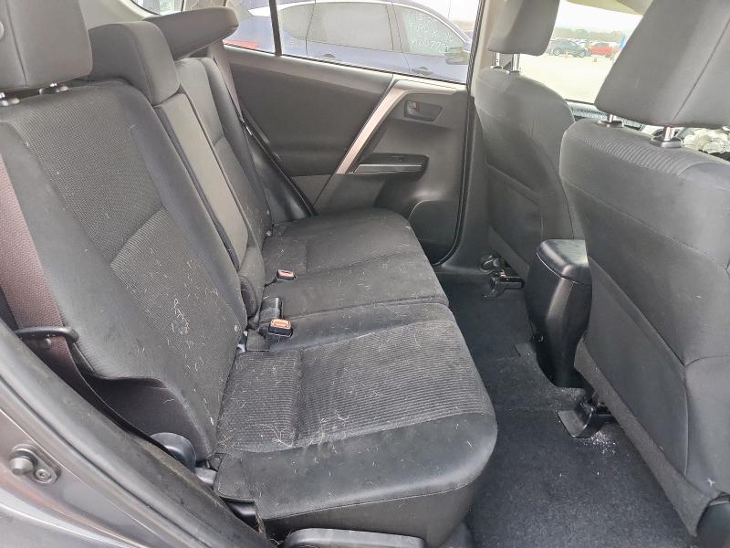 Photo 11 from auction – 2017 TOYOTA RAV4 LE with VIN JTMZFREV0HJ704235
