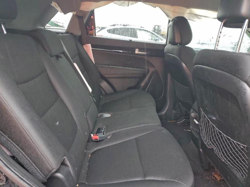 Photo 11 from auction – 2015 KIA SORENTO LX with VIN 5XYKT4A63FG588263