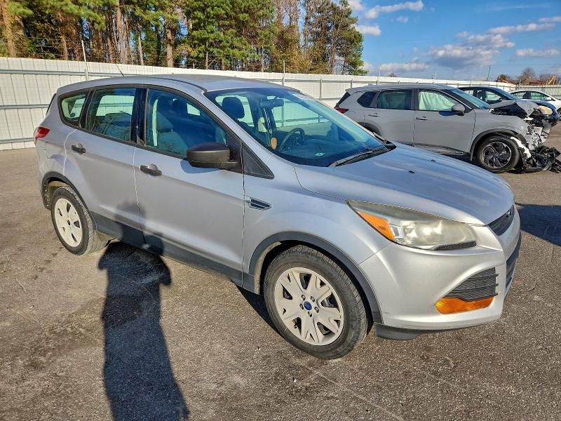 Photo 4 from auction – 2014 FORD ESCAPE S with VIN 1FMCU0F77EUC28109