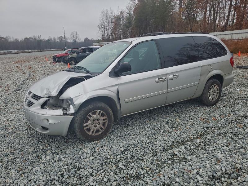 DODGE GRAND CARA 2005 with VIN 2D4GP24R25R202577 - Photo from auction