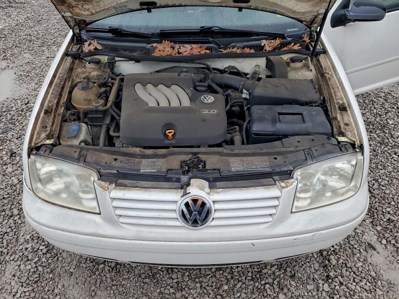 Photo 11 from auction – 2000 VOLKSWAGEN JETTA GL with VIN 3VWRA29M4YM085257