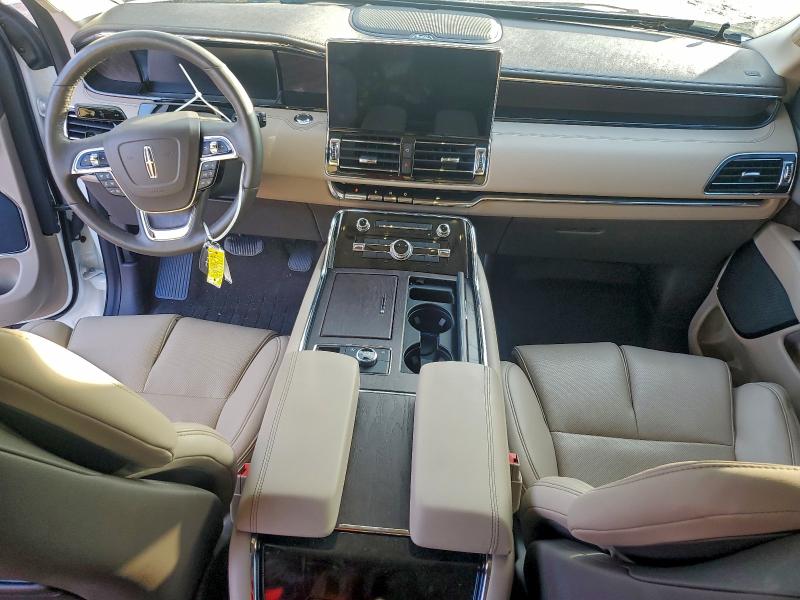 Photo 8 from auction – 2024 LINCOLN NAVIGATOR with VIN 5LMJJ2NG1REL22092