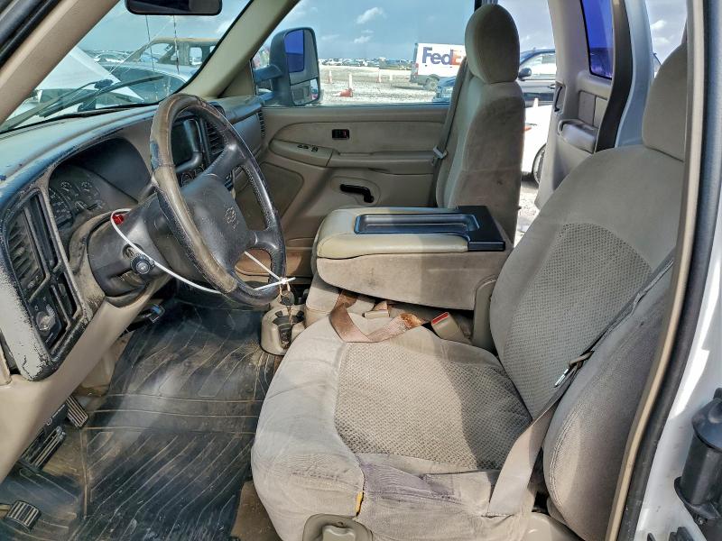 Photo 7 from auction – 2001 CHEVROLET SILVERADO with VIN 1GCHC29UX1E252080