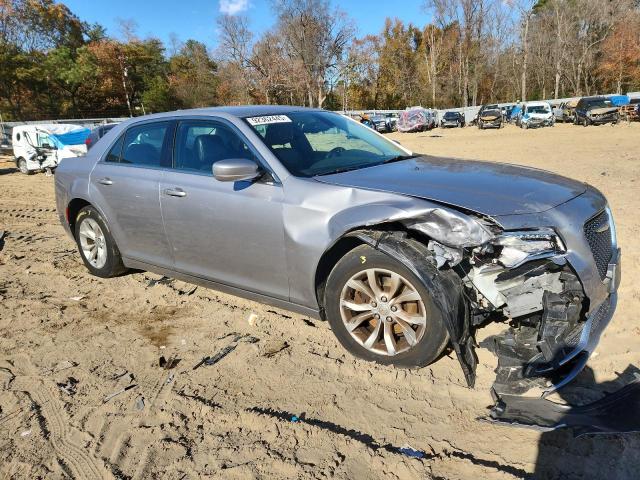 Photo 4 from auction – 2015 CHRYSLER 300 LIMITE with VIN 2C3CCAAGXFH881885