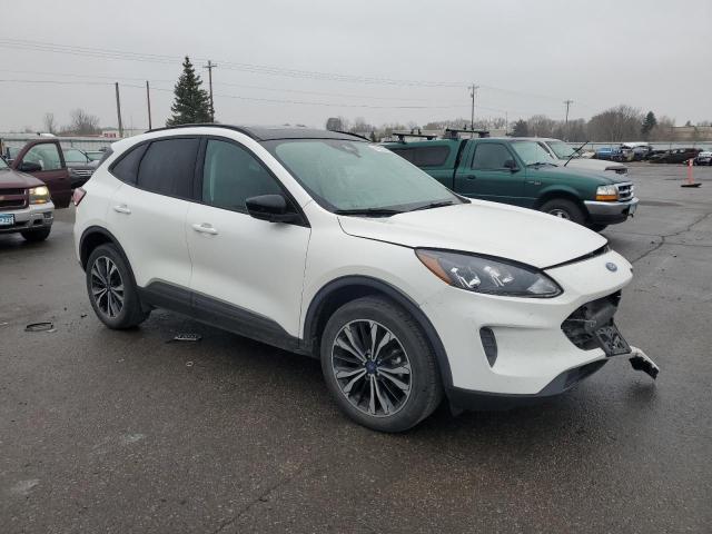 Photo 4 from auction – 2022 FORD ESCAPE SE with VIN 1FMCU9G68NUC02483
