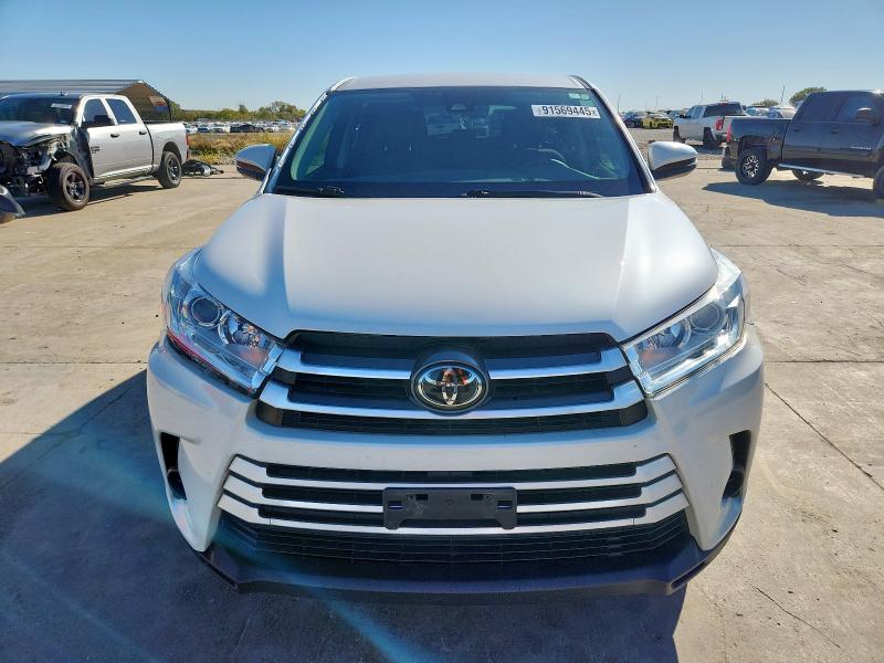 Photo 5 from auction – 2018 TOYOTA HIGHLANDER with VIN 5TDZZRFH7JS237940