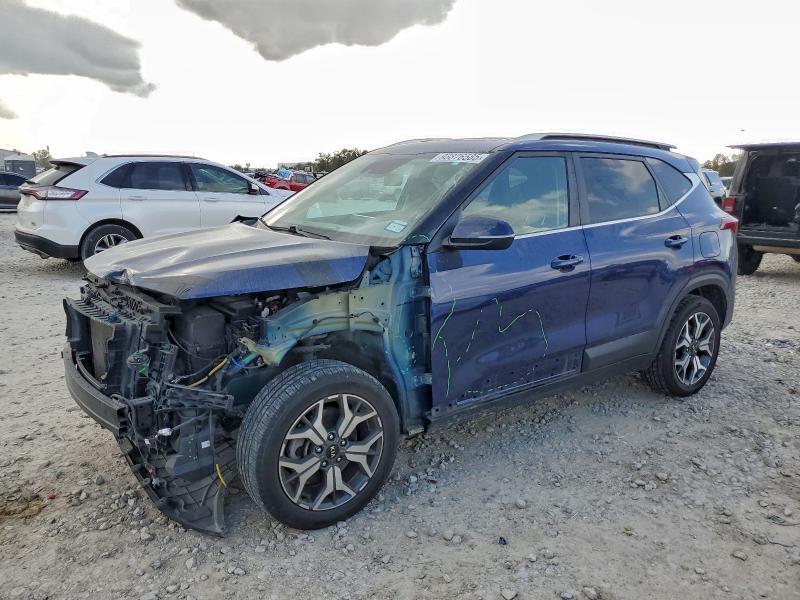 KIA SELTOS EX 2021 with VIN KNDERCAA7M7095612 - Photo from auction