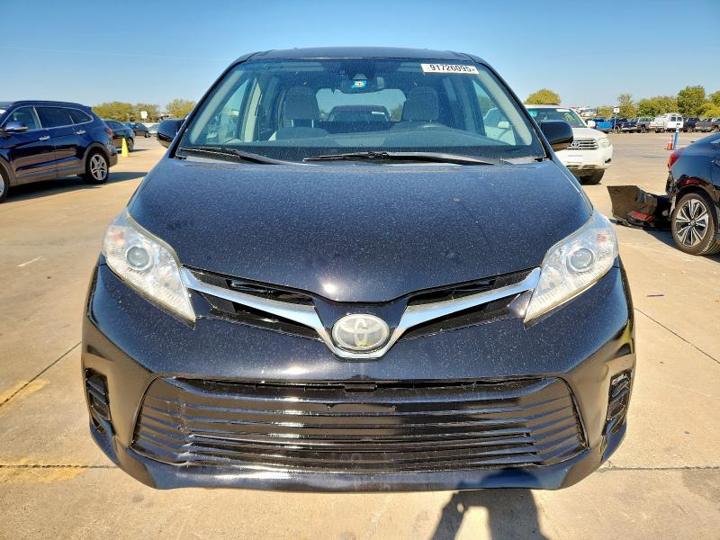 Photo 5 from auction – 2018 TOYOTA SIENNA LE with VIN 5TDKZ3DC5JS903098