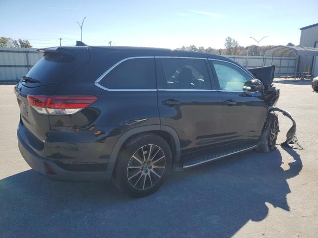 Foto 3 de la subasta – 2018 TOYOTA HIGHLANDER con VIN 5TDKZRFH3JS547052